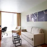 Leonardo Salzburg Airport 4* וואלס