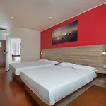 Leonardo Salzburg Airport فندق 4*
