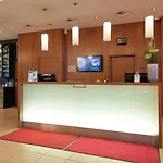 Leonardo Salzburg Airport מלון 4*