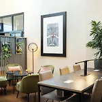 Leonardo Salzburg Airport فندق 4*