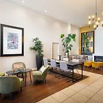 Hotel Leonardo Salzburg Airport Wals-Siezenheim