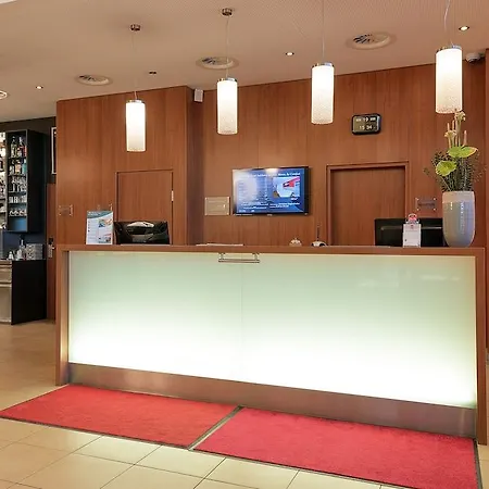 Leonardo Salzburg Airport 4*
