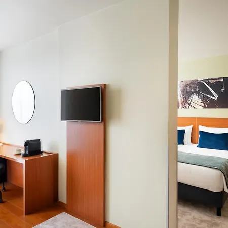 Leonardo Salzburg Airport 酒店 4*