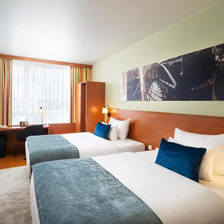 Hotel Leonardo Salzburg Airport