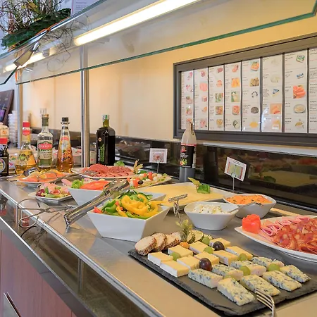 Leonardo Salzburg Airport 4*