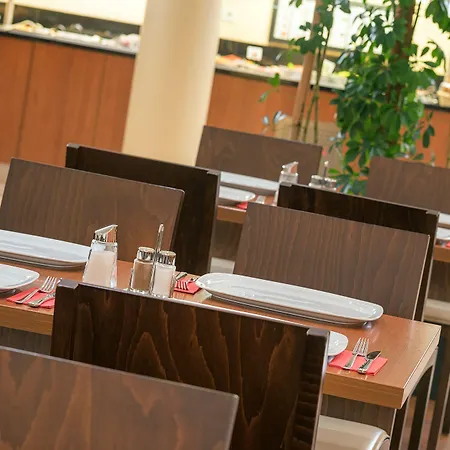 Leonardo Salzburg Airport Wals-Siezenheim