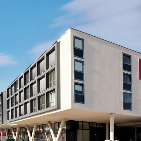 Hotel Leonardo Salzburg Airport