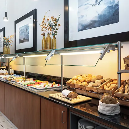 Leonardo Salzburg Airport 酒店