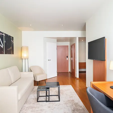 Leonardo Salzburg Airport Hotel
