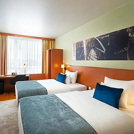 Leonardo Salzburg Airport Hotel