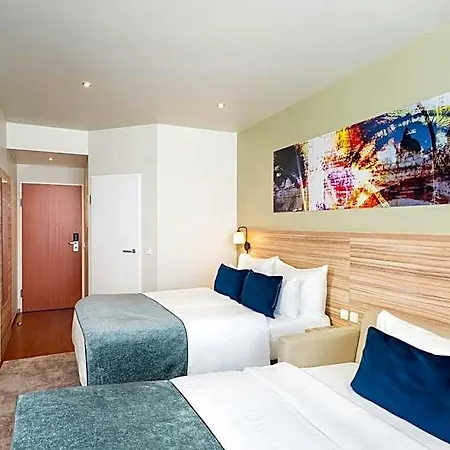 Leonardo Salzburg Airport Hotel Wals-Siezenheim