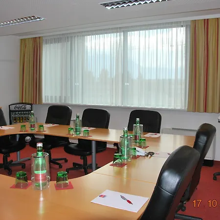 Leonardo Salzburg Airport Hotel