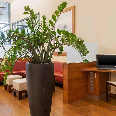 Leonardo Salzburg Airport