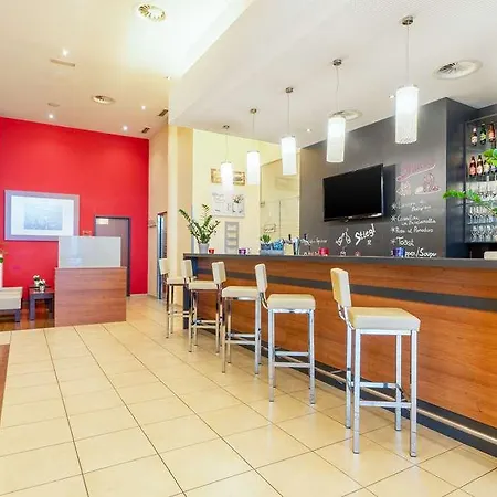 Leonardo Salzburg Airport